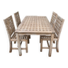 Table et chaises d’extérieur
