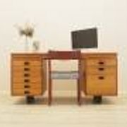 Bureau exécutif avec neuf tiroirs et surface extensible, placage de teck, Nipu, Danemark, années 1970.