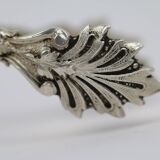 Acanthus-leaf sugar pinch in solid silver acanthus leaf