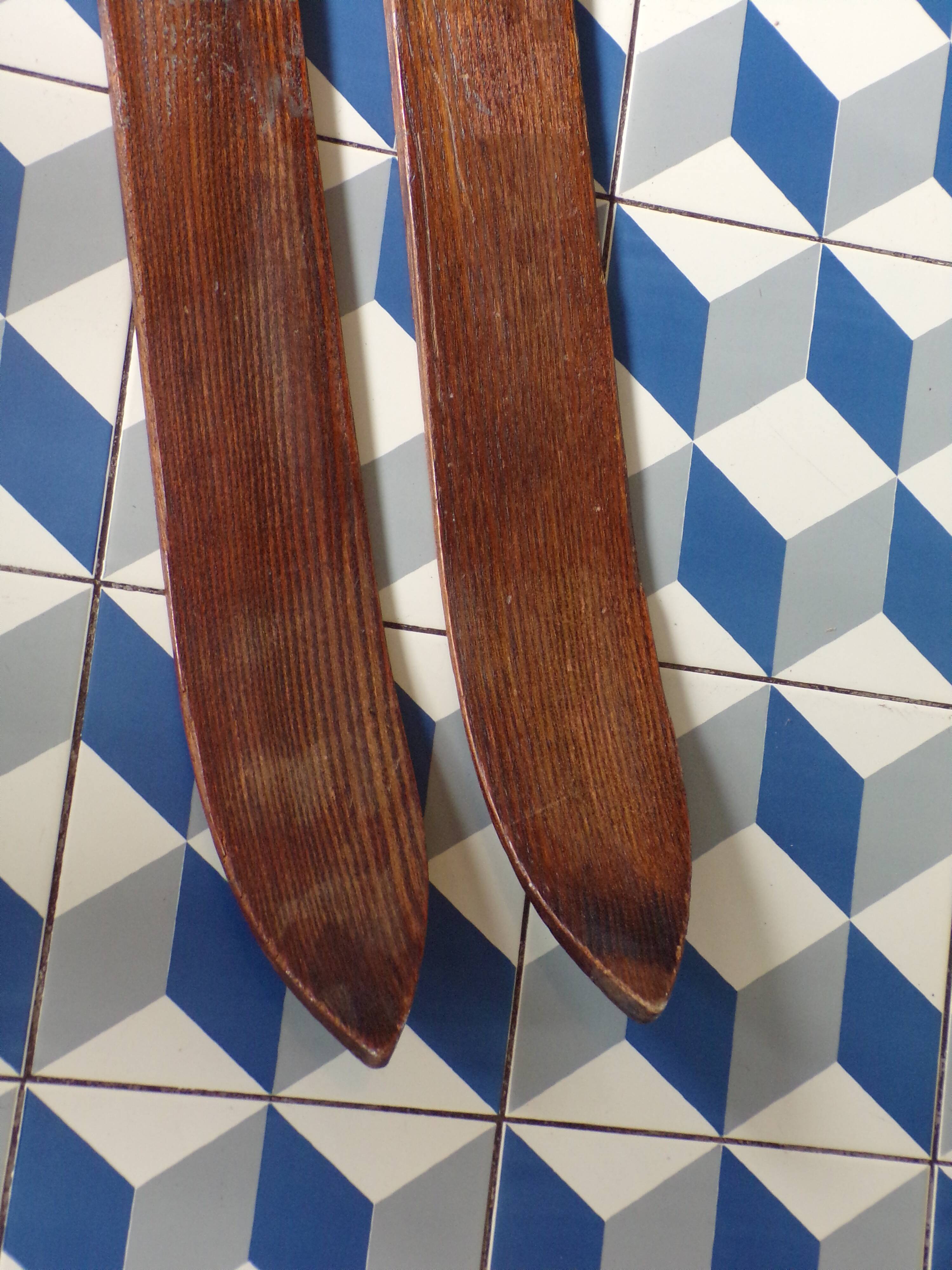 Paire skis anciens en bois 198cm