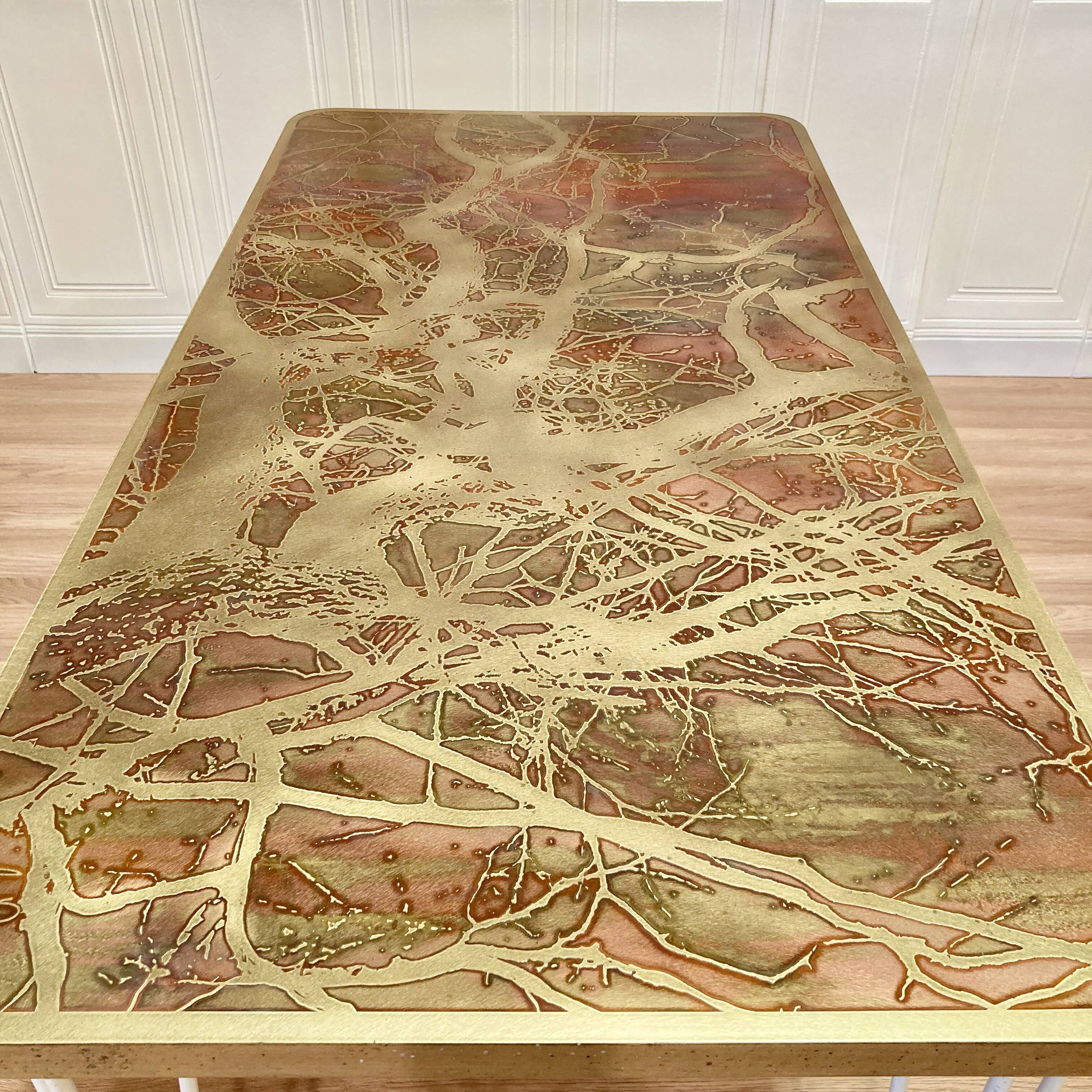 Table haute design et signature scandinave 1950.