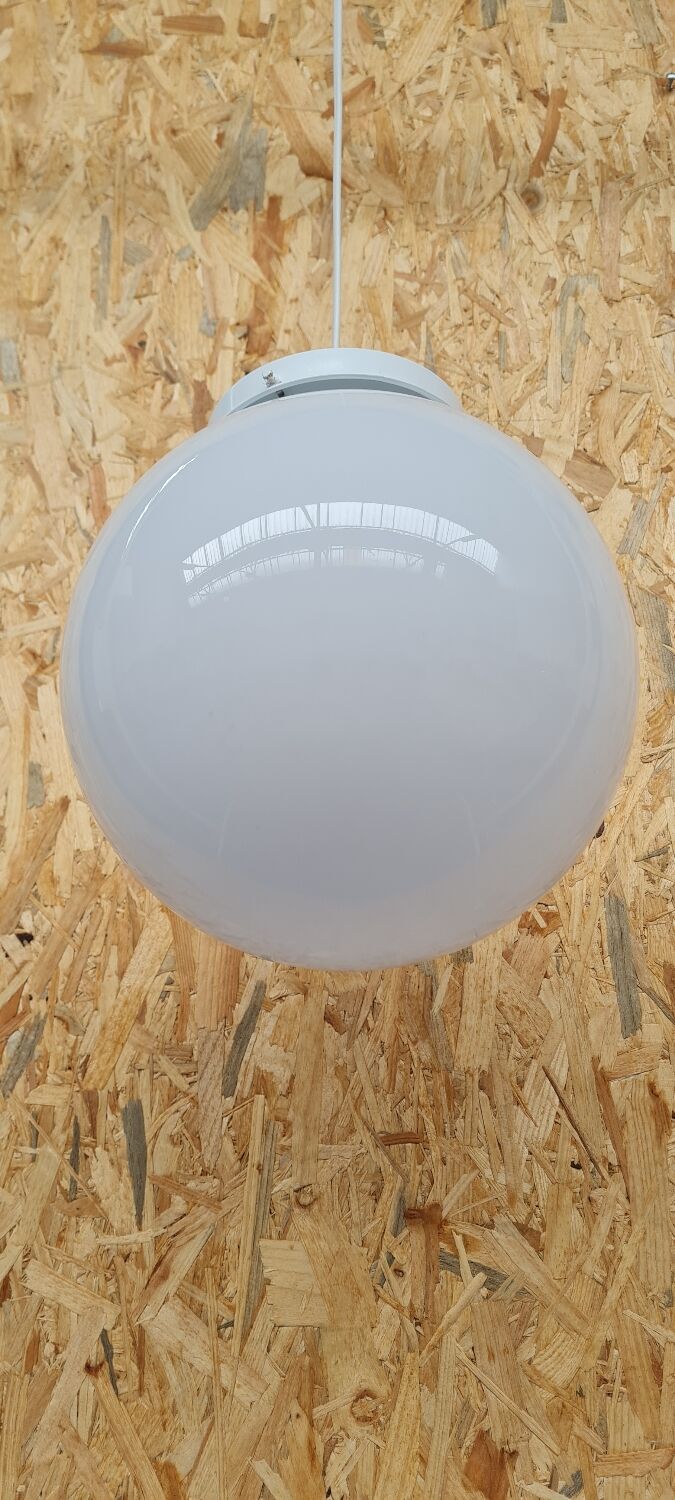 White opaline suspension