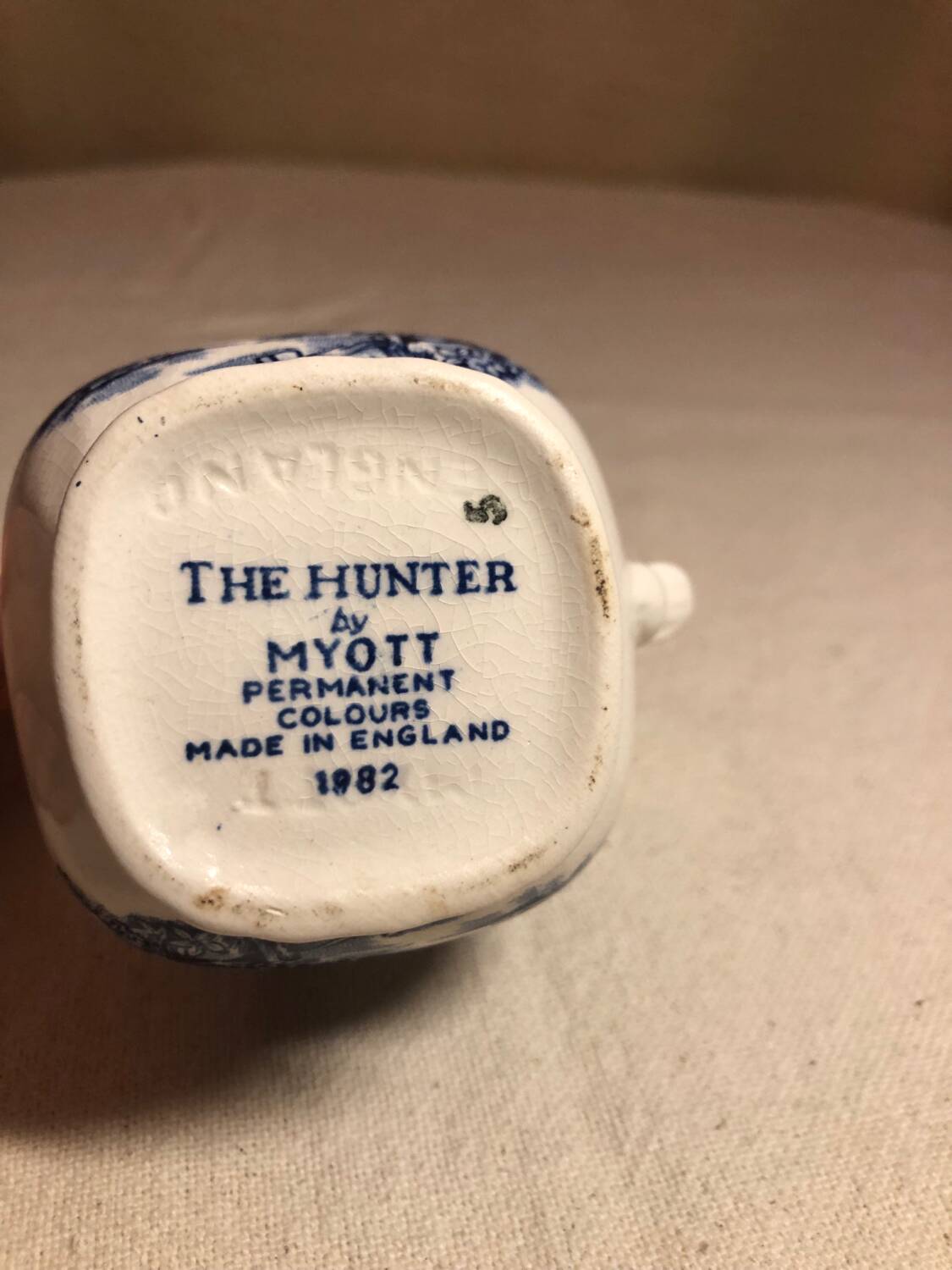 Milk jug model The Hunter By Myott Permanent.