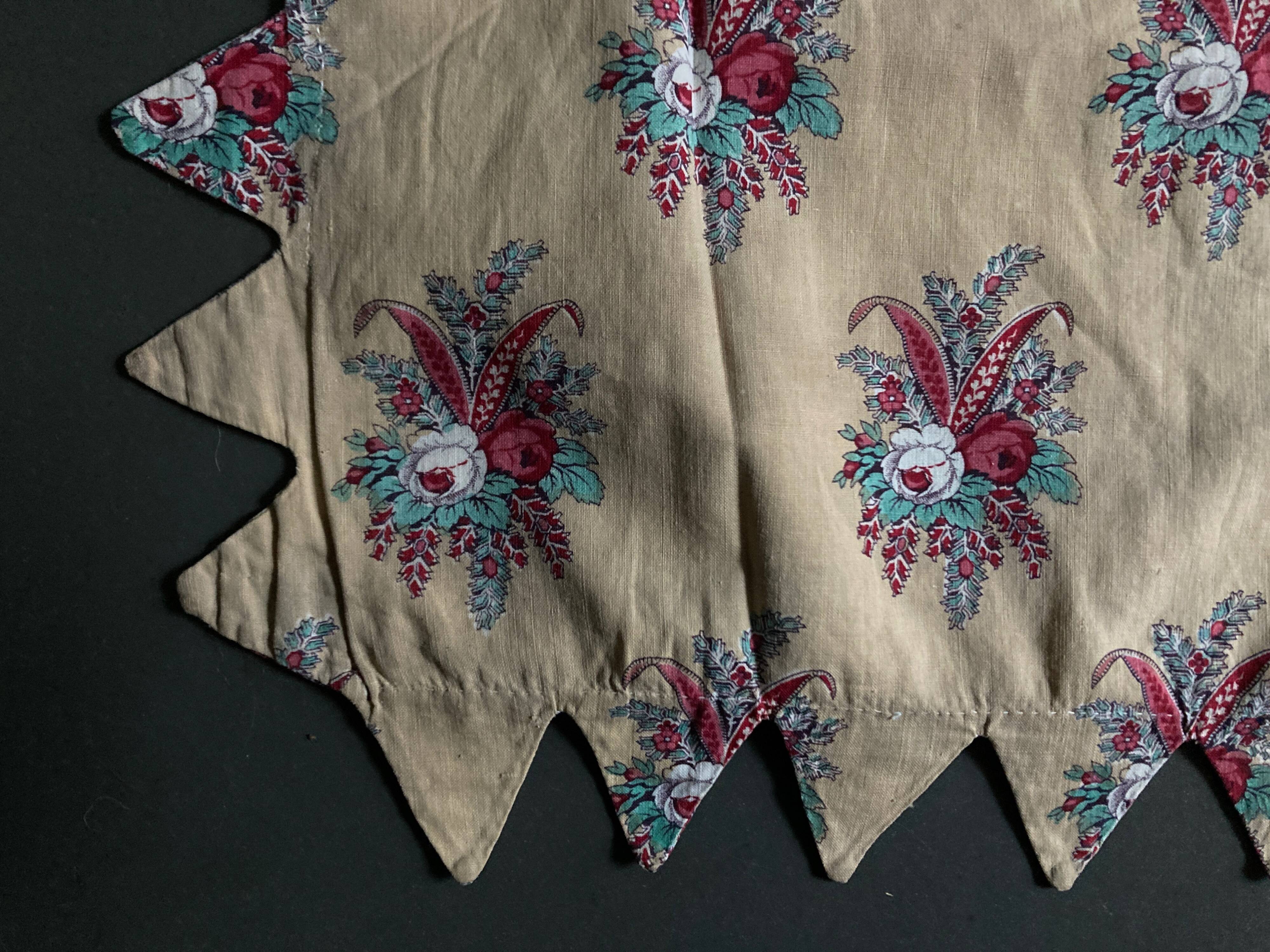 18th century Provence pillowcase in crenellated Indian fabric with pennants