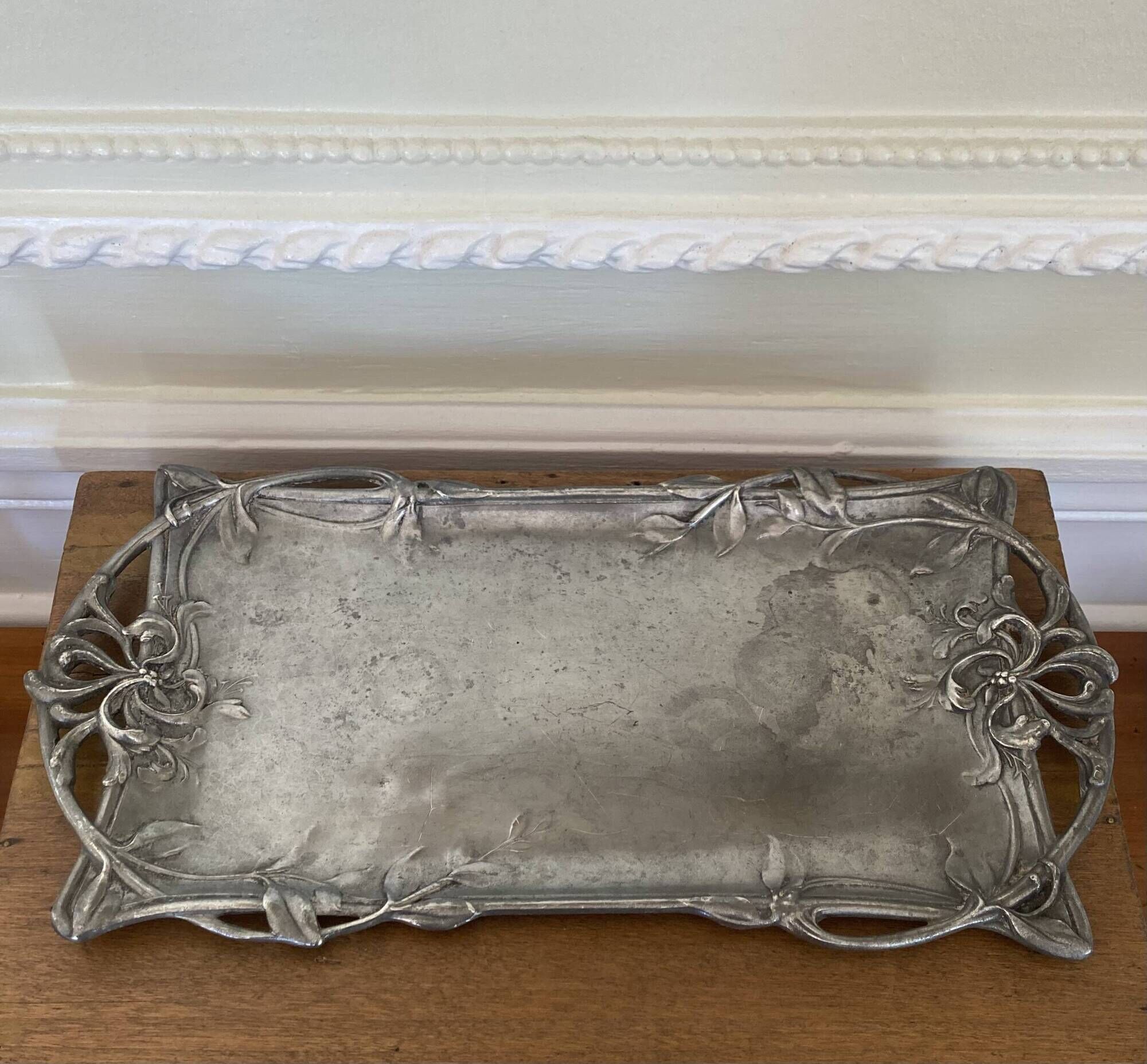 Gallia art nouveau empty pocket tray with honeysuckle motif