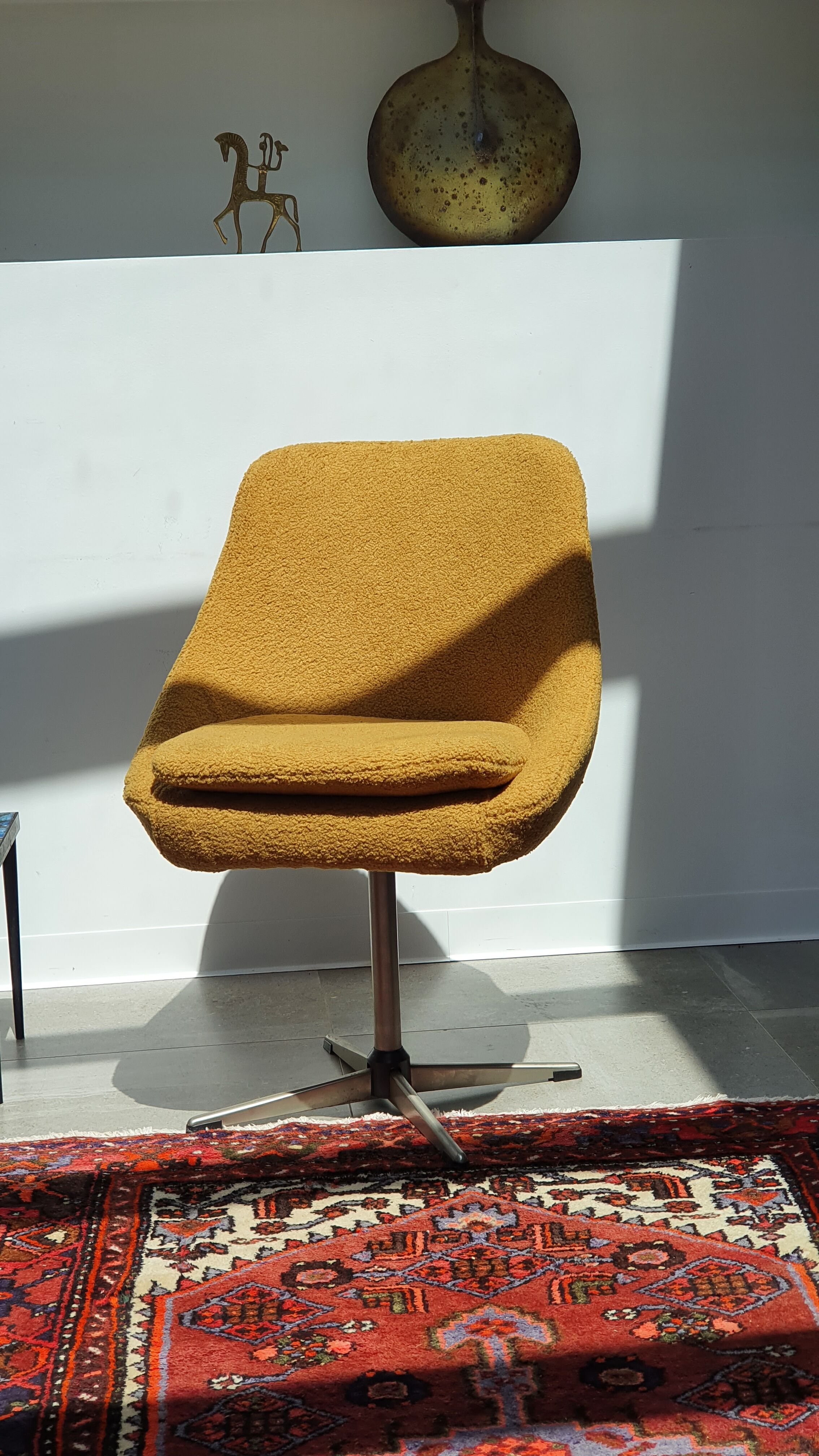 Pair of space age swivel chairs 70s