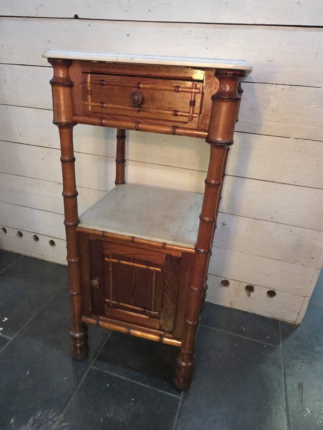 Table de chevet bois bambou du XIXème