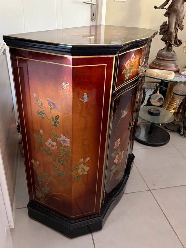 Asian lacquered furniture from the 70s/80s.