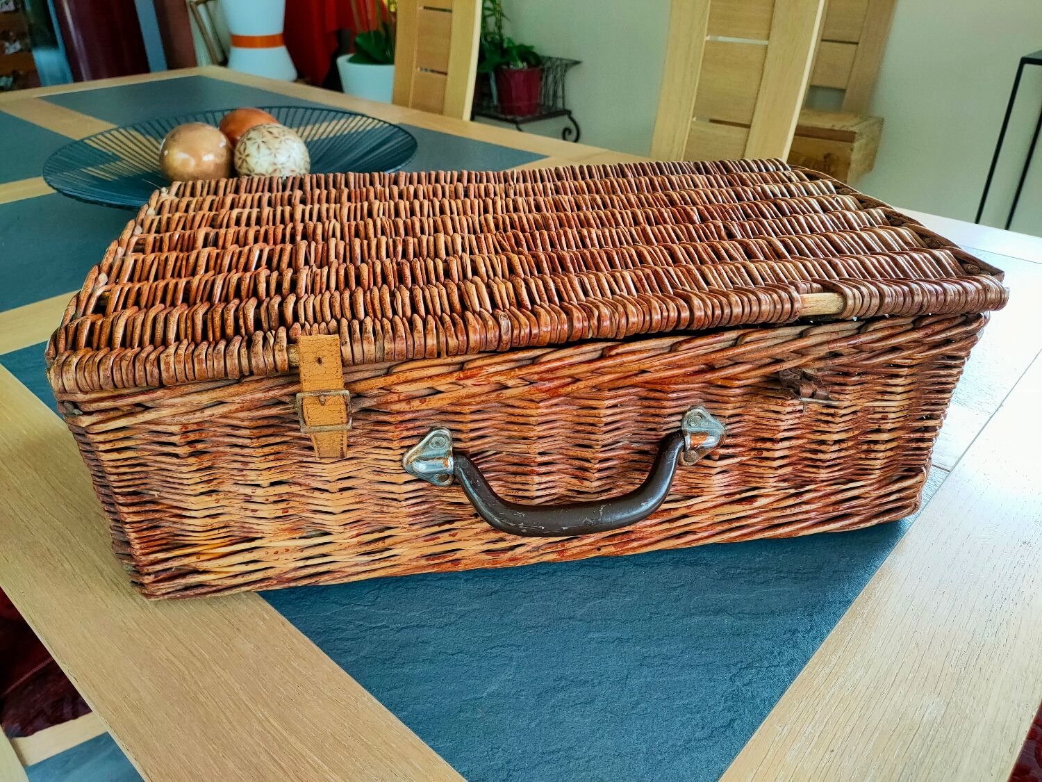 Coracle vintage wicker picnic basket