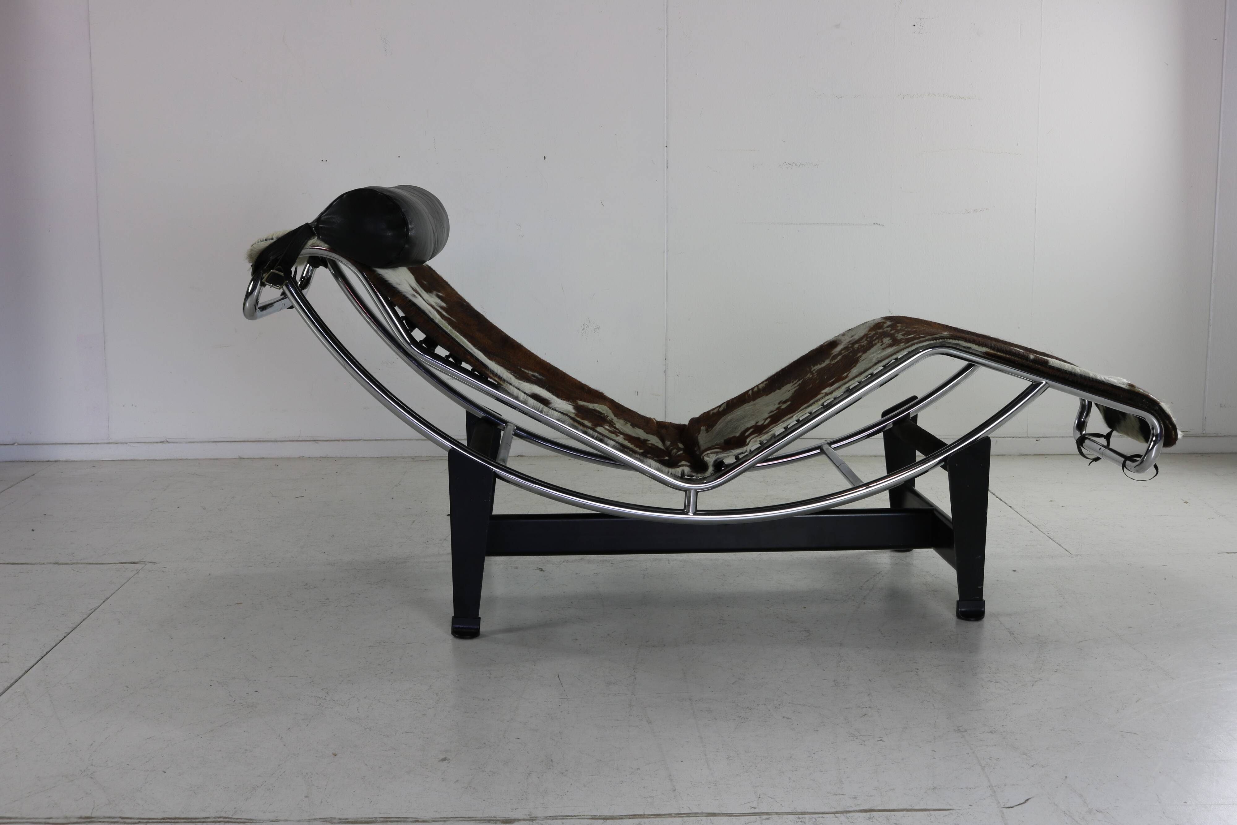 Design icon chair design the LC chaise longue by Le Corbusier