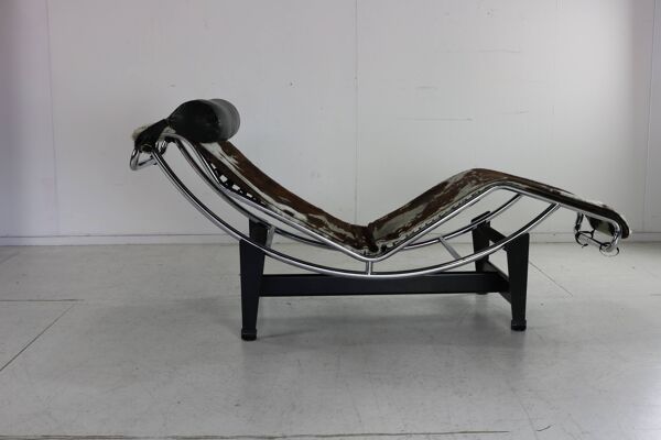 Chaise icône du design, la chaise longue LC de Le Corbusier
