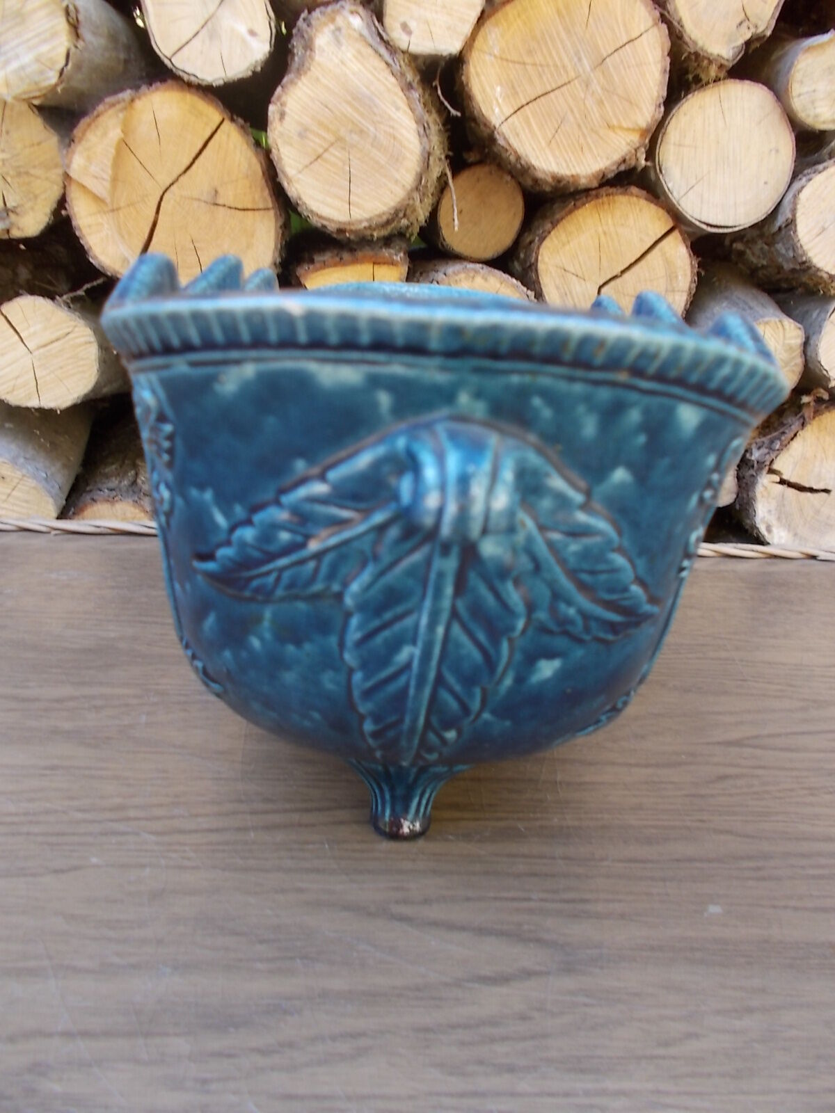 Gardener in blue earthenware