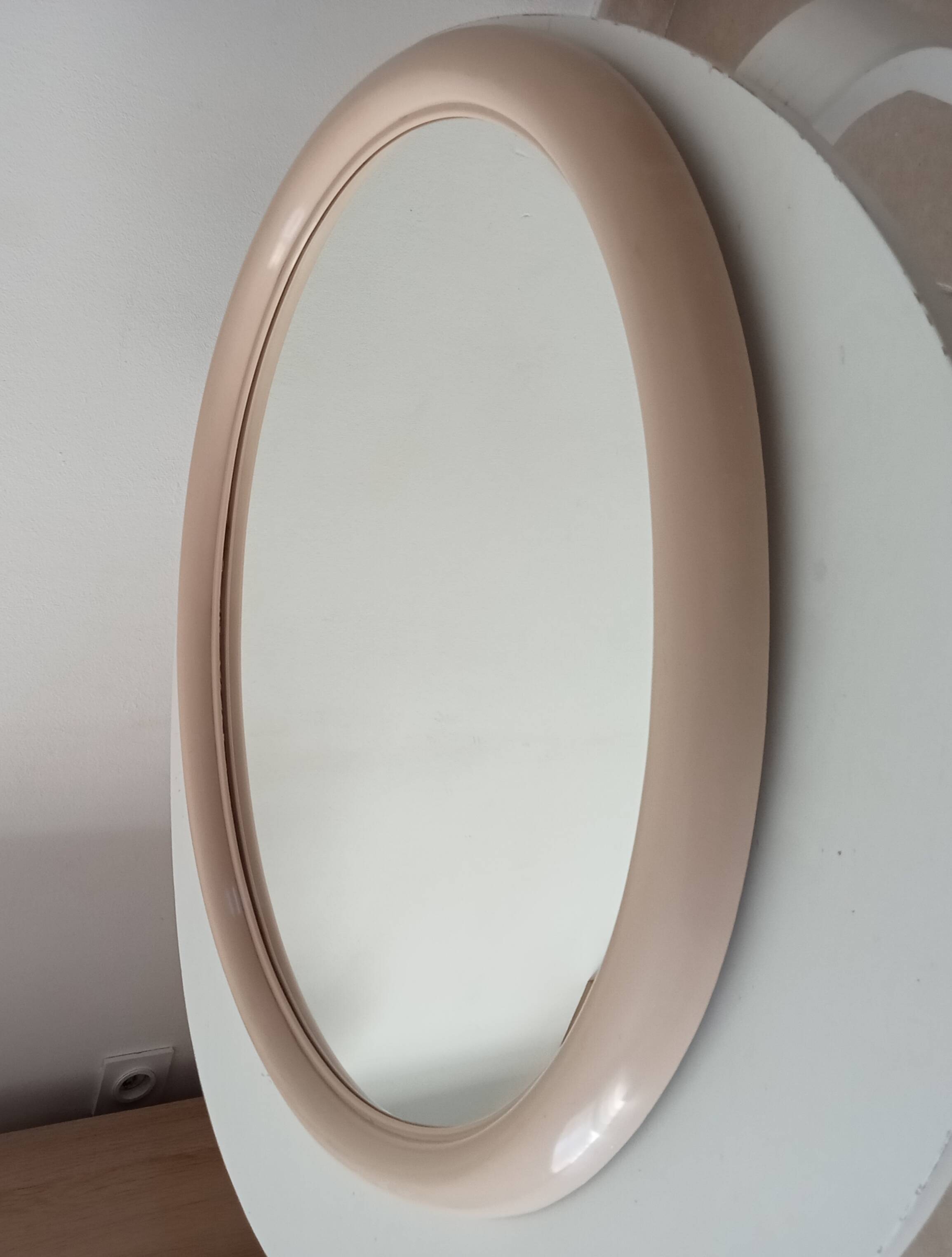 Vintage oval mirror from the 70s.