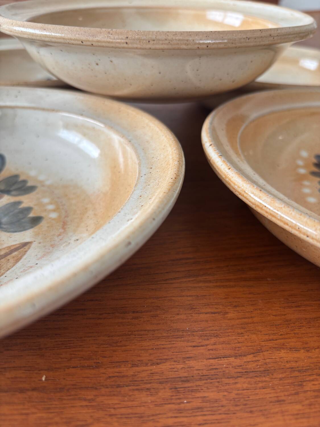 Set of 5 deep plates in stoneware – Atelier du Marais – Art ceramics