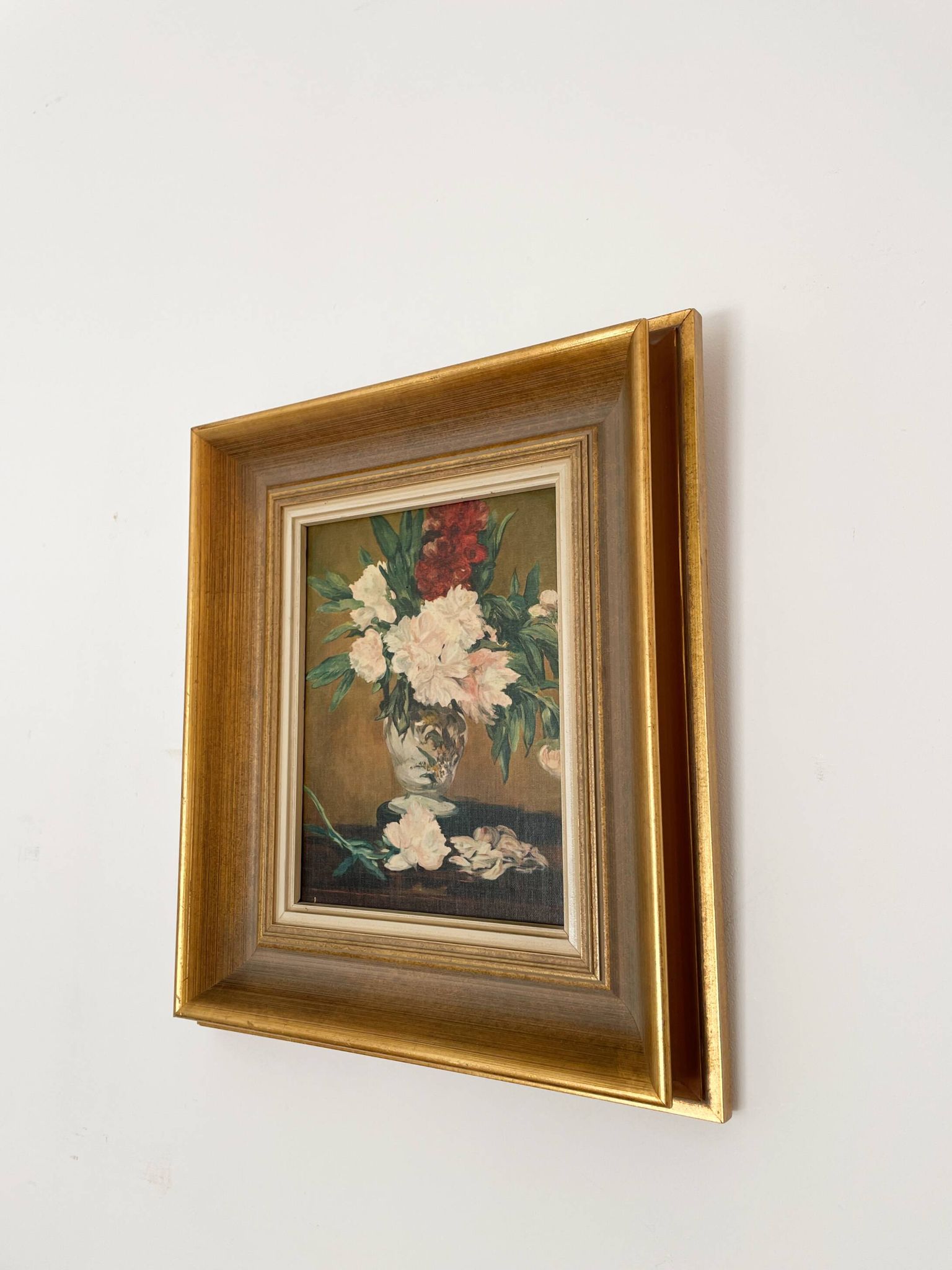Canvas reproduction of "Vase of Peonies" by Manet - 1973
