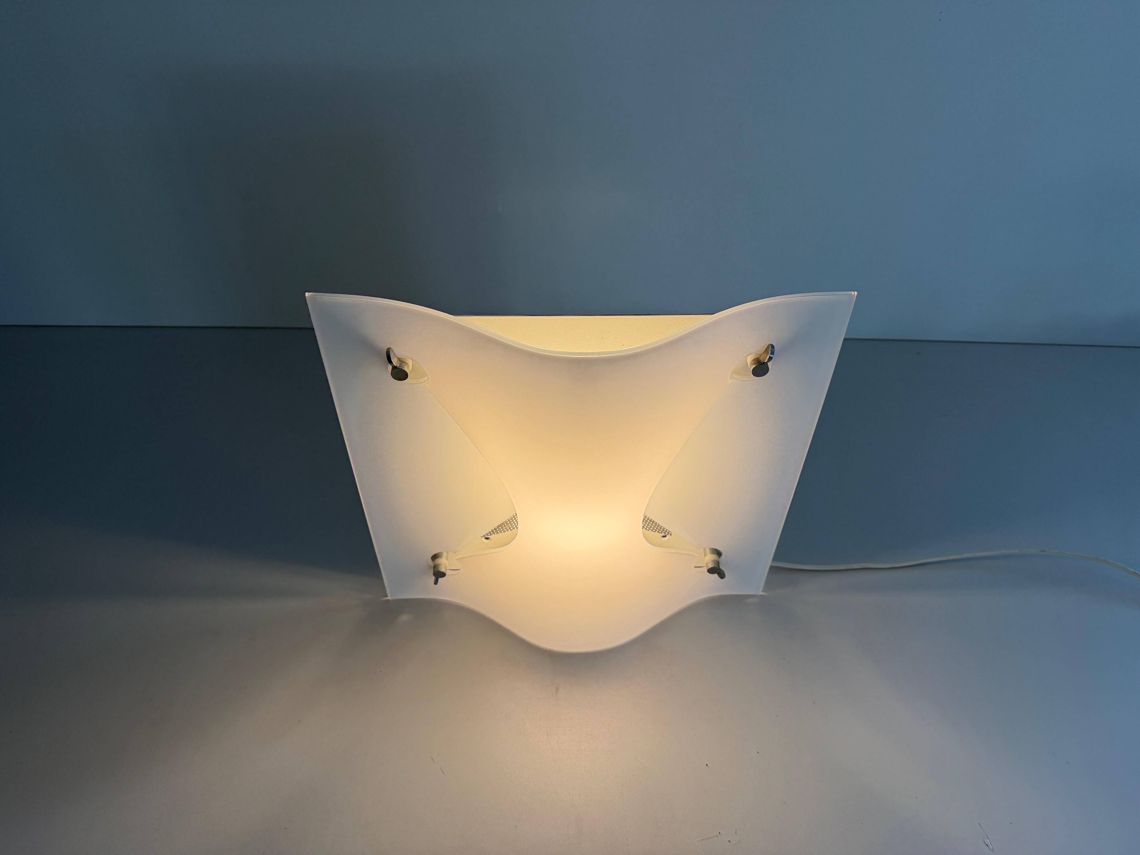 Simple wall light in opal glass with a square design, 1970s, Italy.