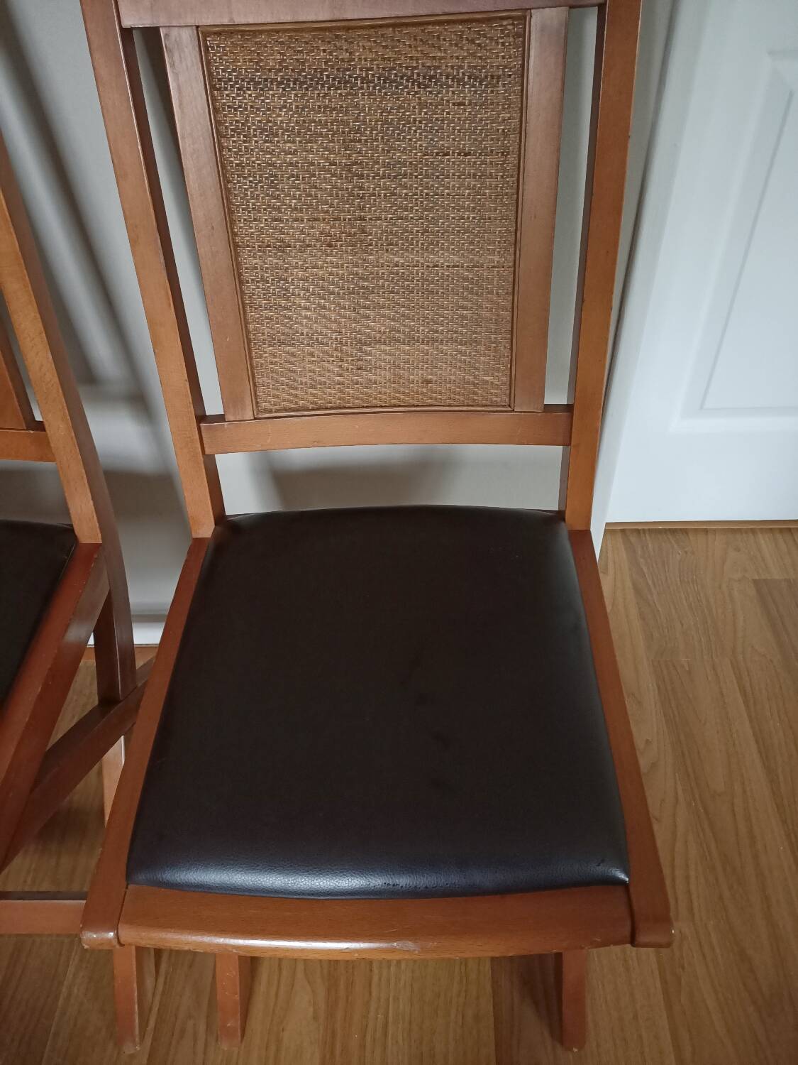 Set of 4 wood and leather chairs
