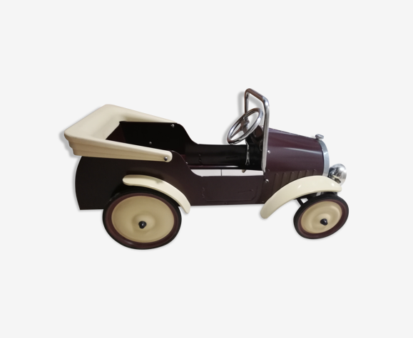 Children's pedal car