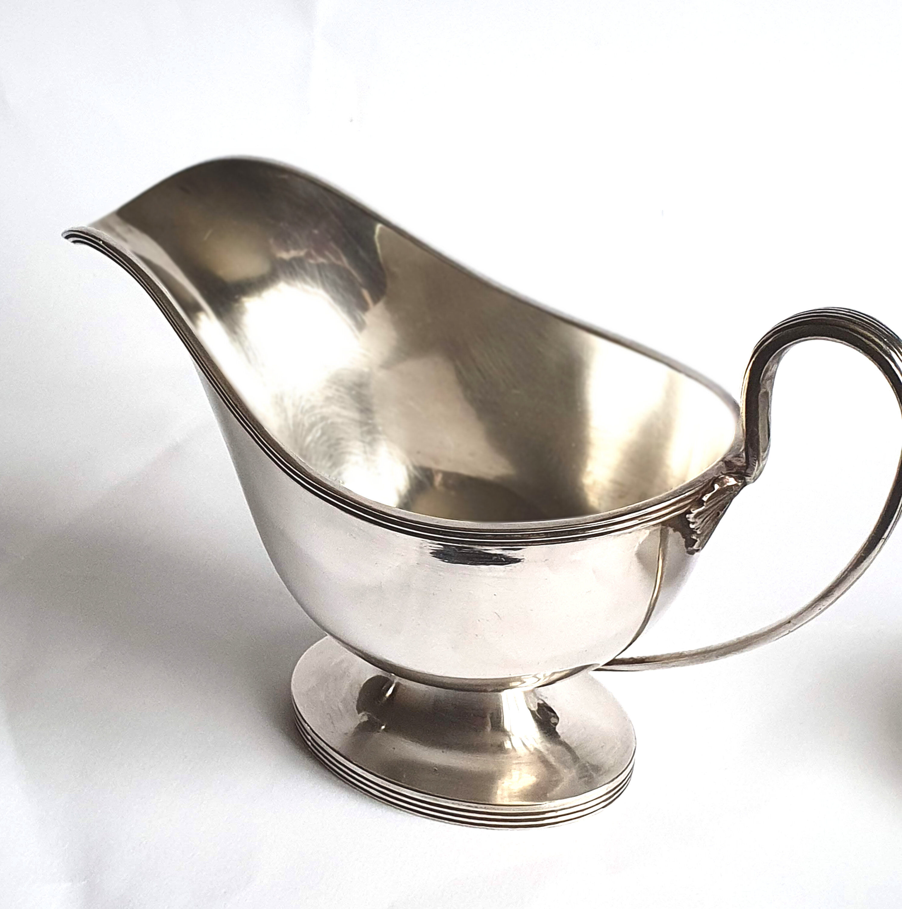 Mappin & Webb Sheffield London silver metal saucière