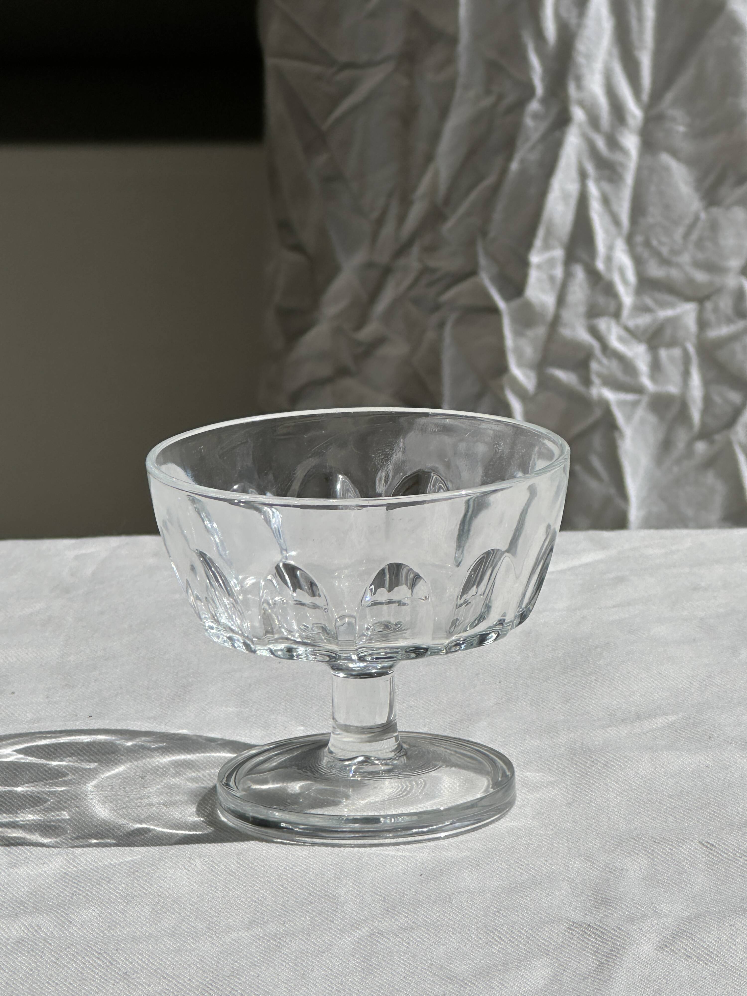 11 France Arcoroc footed bowls