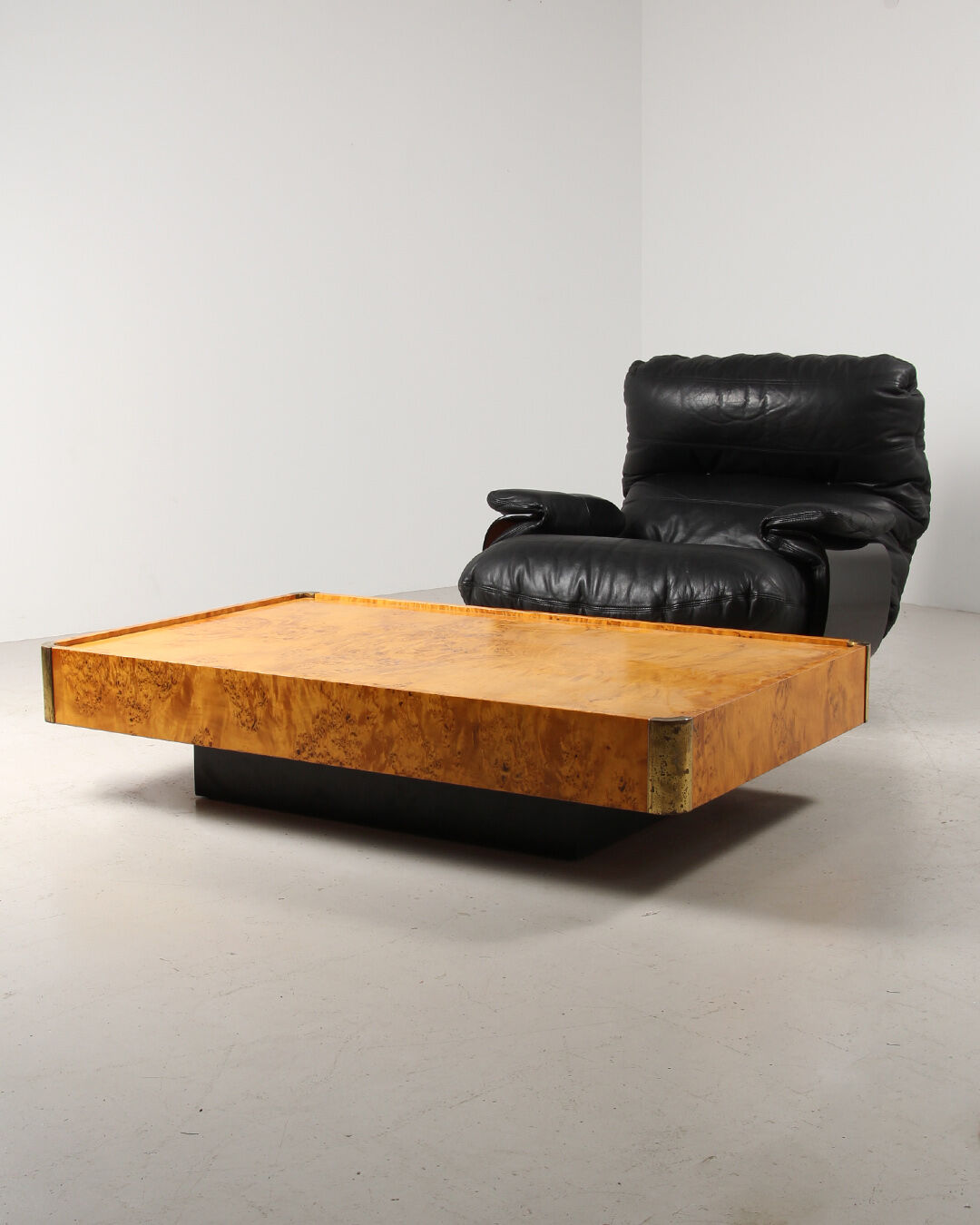 Coffee table in magnifying glass and brass