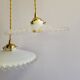 Duo de suspensions en opaline dentelée
