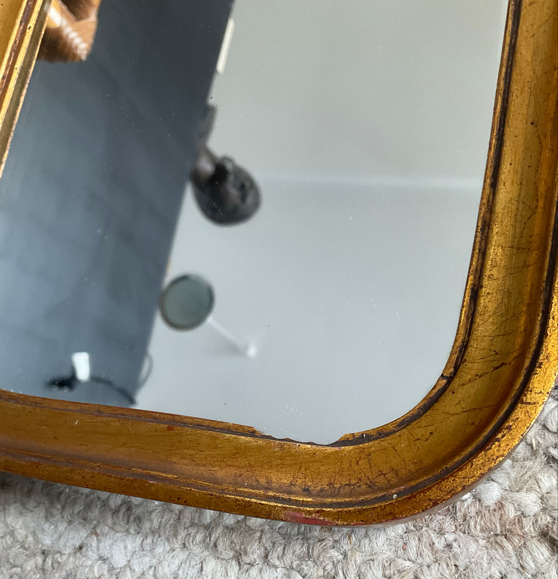 Ancien petit miroir en bois doré années 70