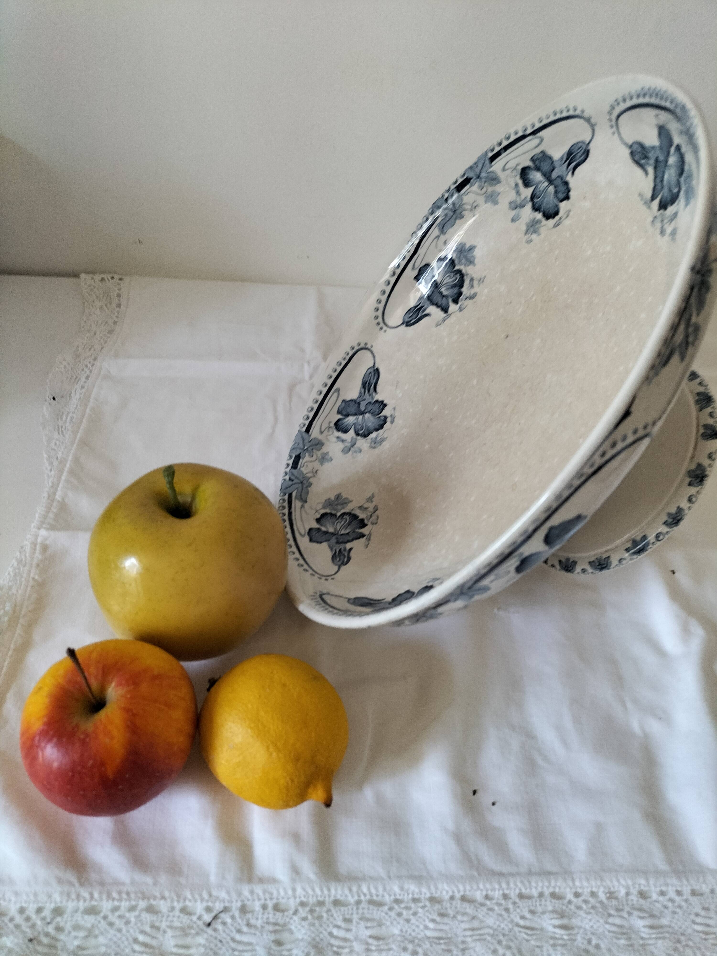 Compote dish with pedestal – SFNO stamp (circa 1890-1910)