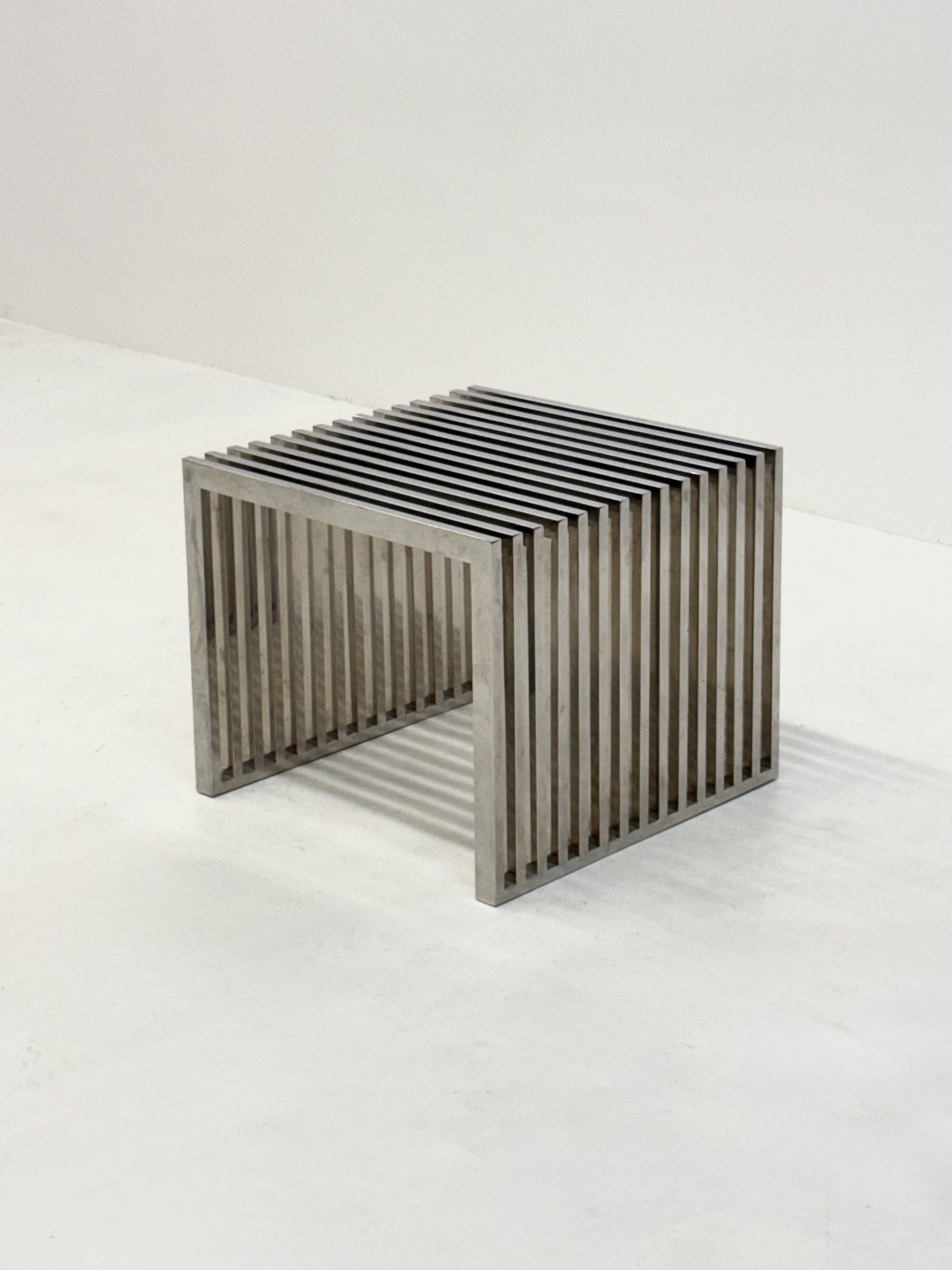 Table d'appoint Eichholtz Carlisle en acier inoxydable poli