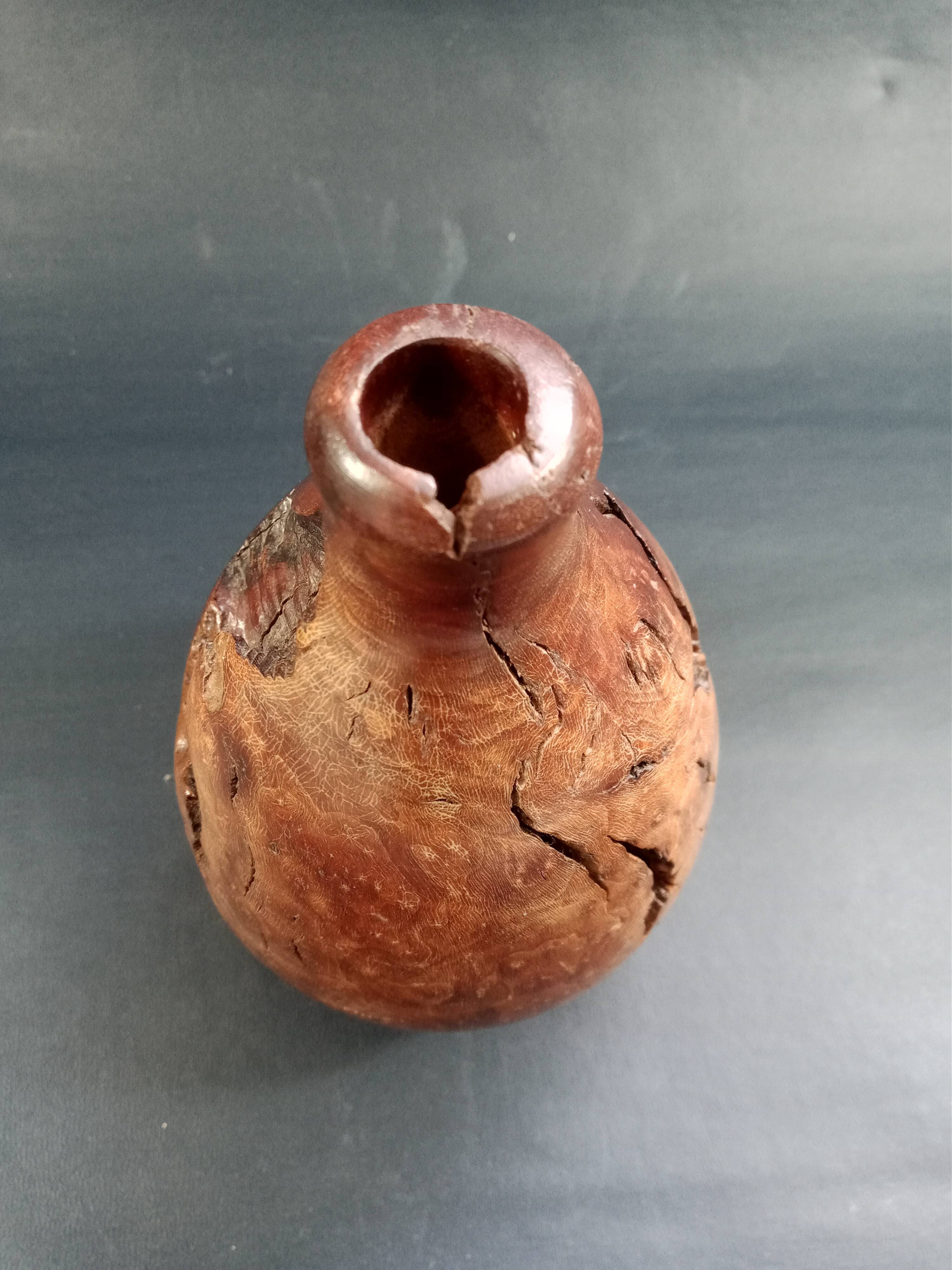 Soliflore in turned walnut bramble