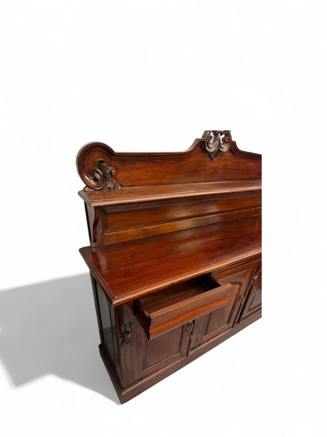 Large elegant English mahogany buffet - 19th century