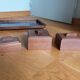 Ensemble de 3 boites en bois sur plateau set de bureau ou de fumeur