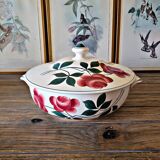 Choisy Le Roi HBC soup tureen model Vernon with rose pattern before 1920