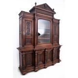 A historic cupboard from the end of the 19th century.