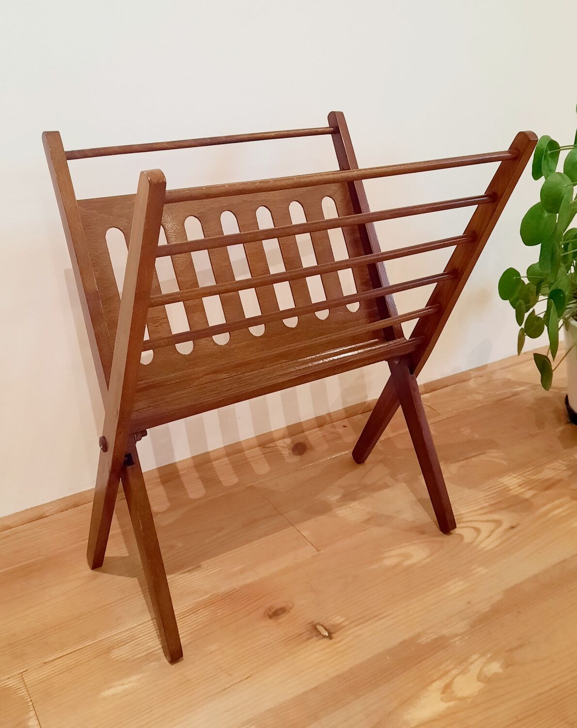 Magazine holder Cees Braakman