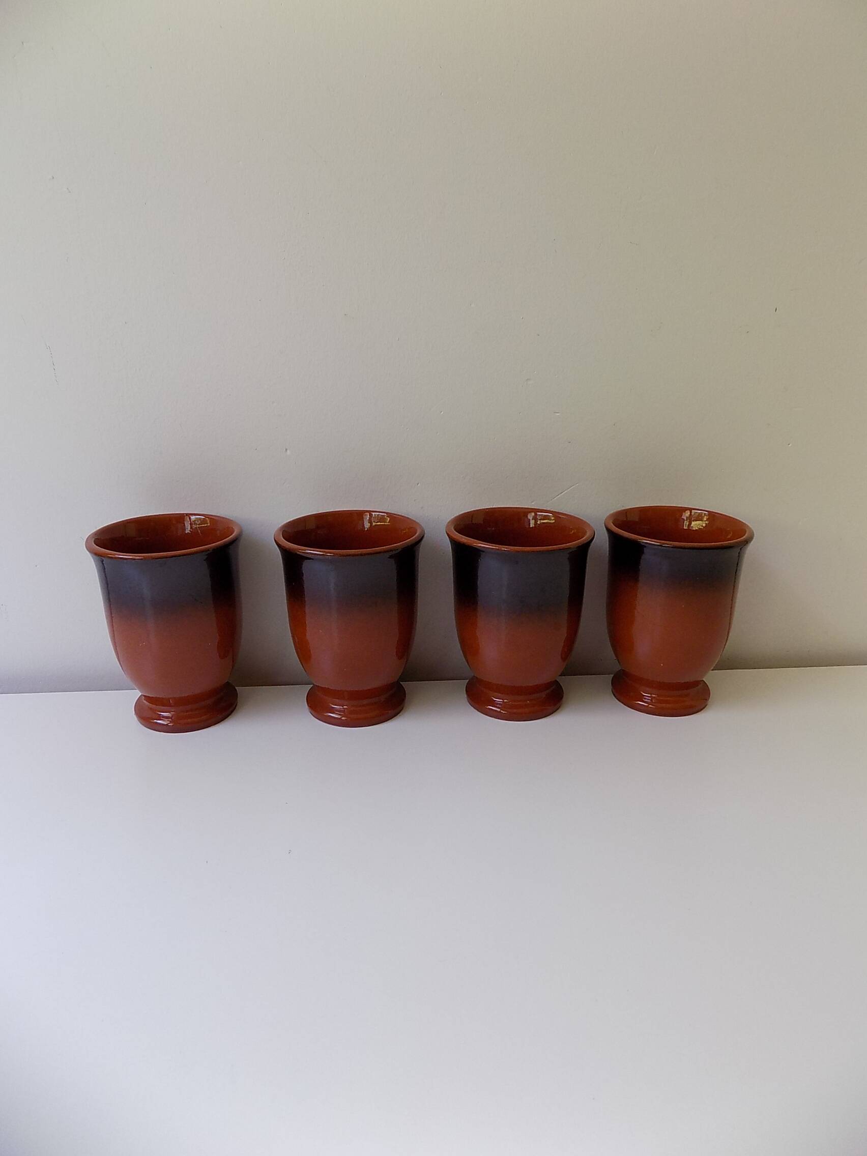 4 tasses en grès (10cm) vintage