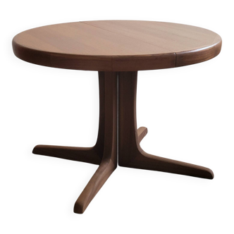 Baumann extendable round table
