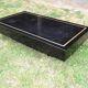 Table basse par Jean Claude Mahey laque et filet de laiton