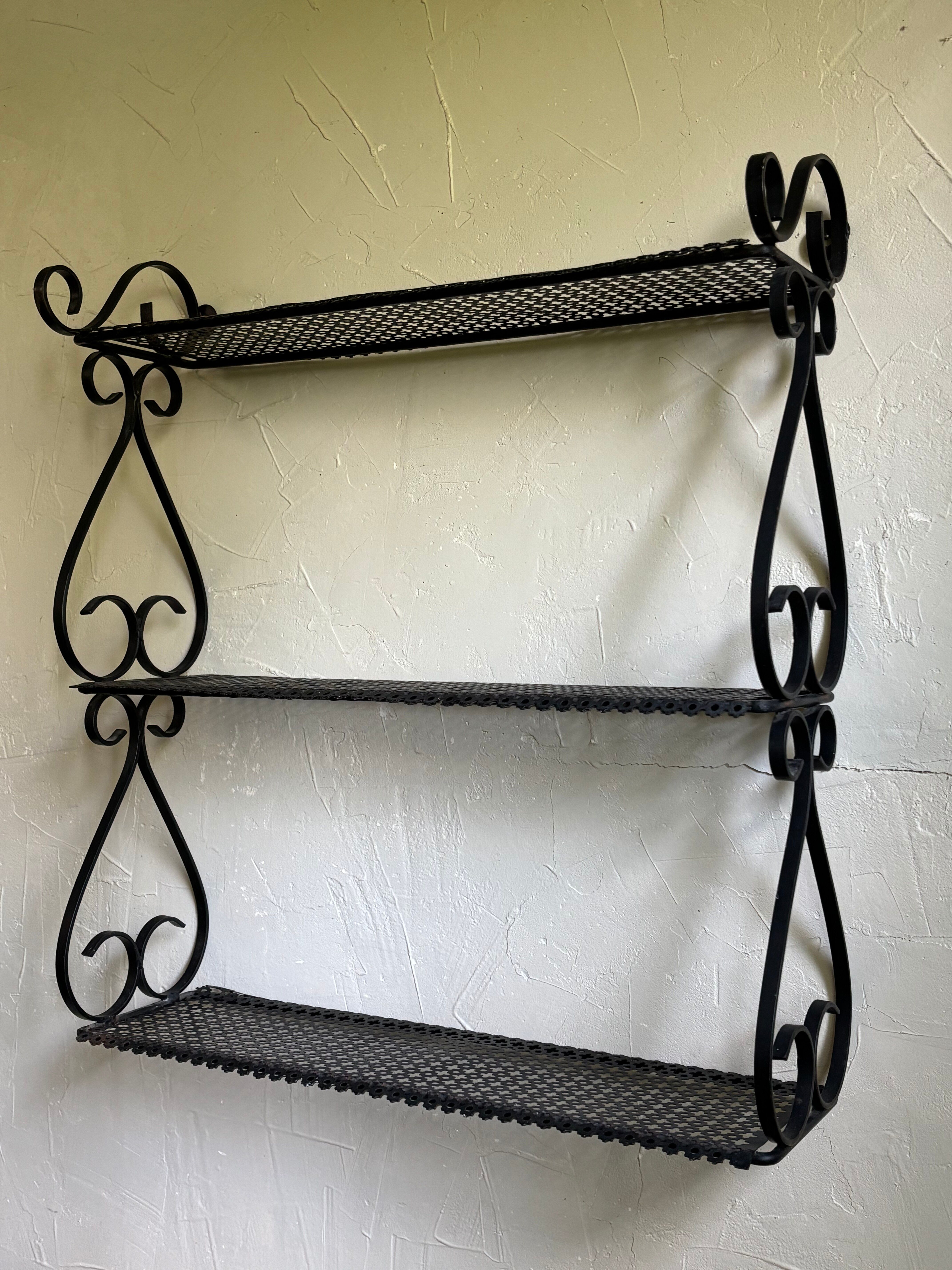 Perforated metal shelf dlg Mategot