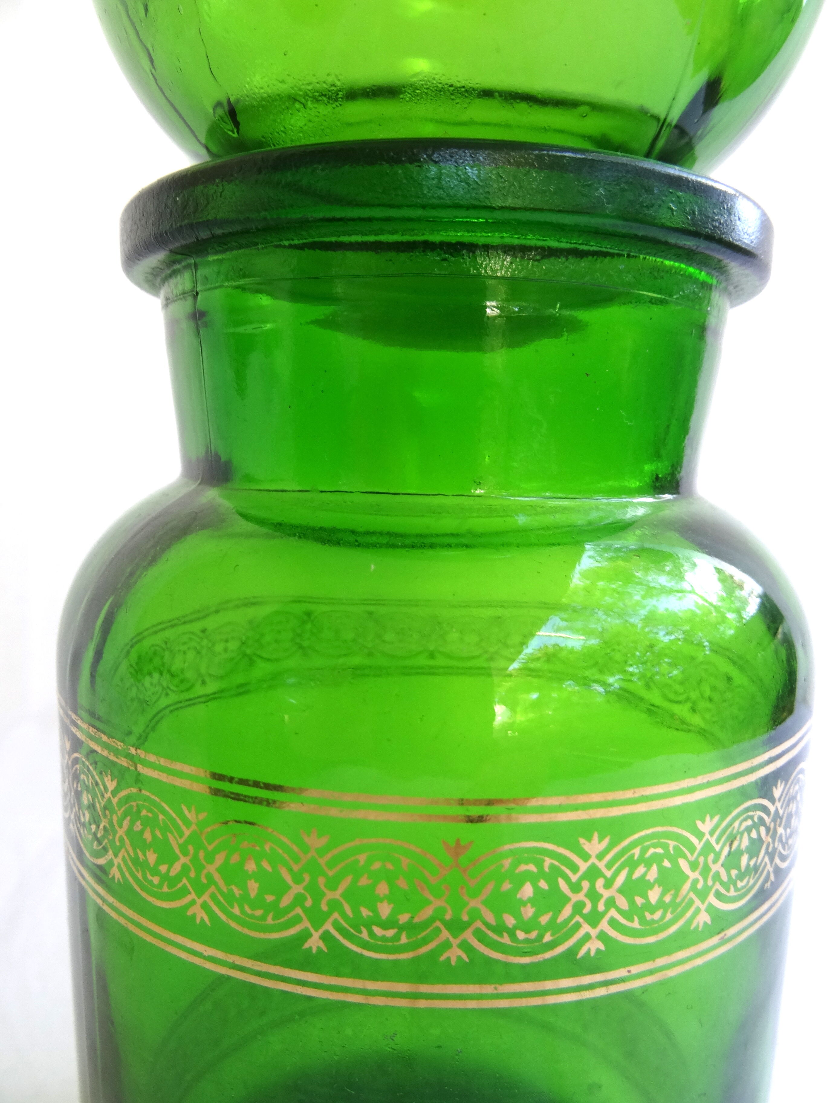 Green apothecary pot
