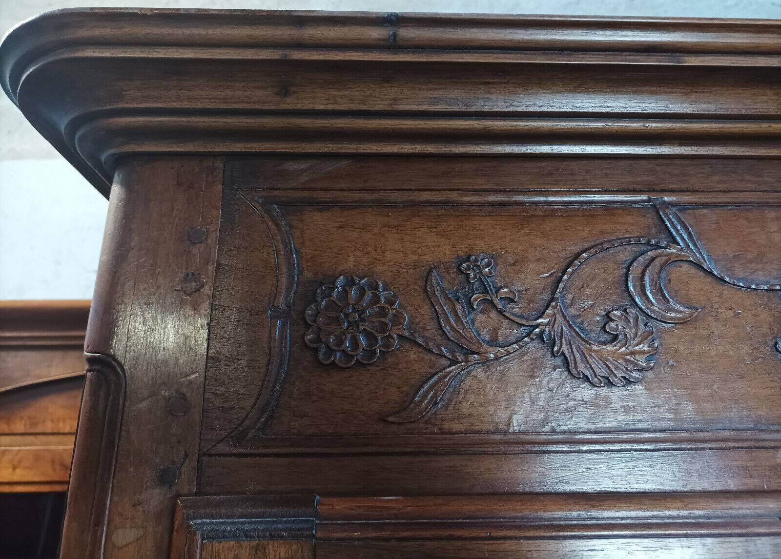 Regency 4-door cabinet sideboard in carved walnut