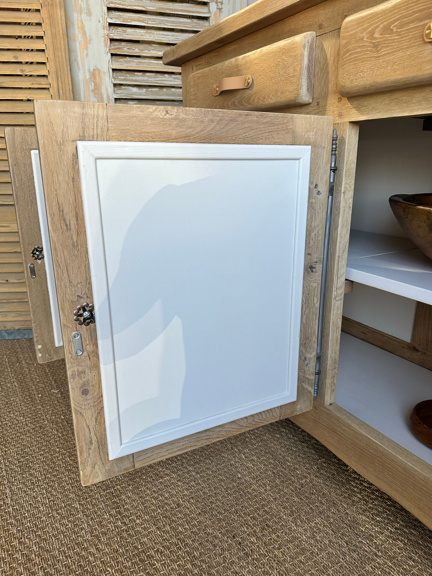 Grande enfilade buffet en chêne massif et cannage – 242 cm