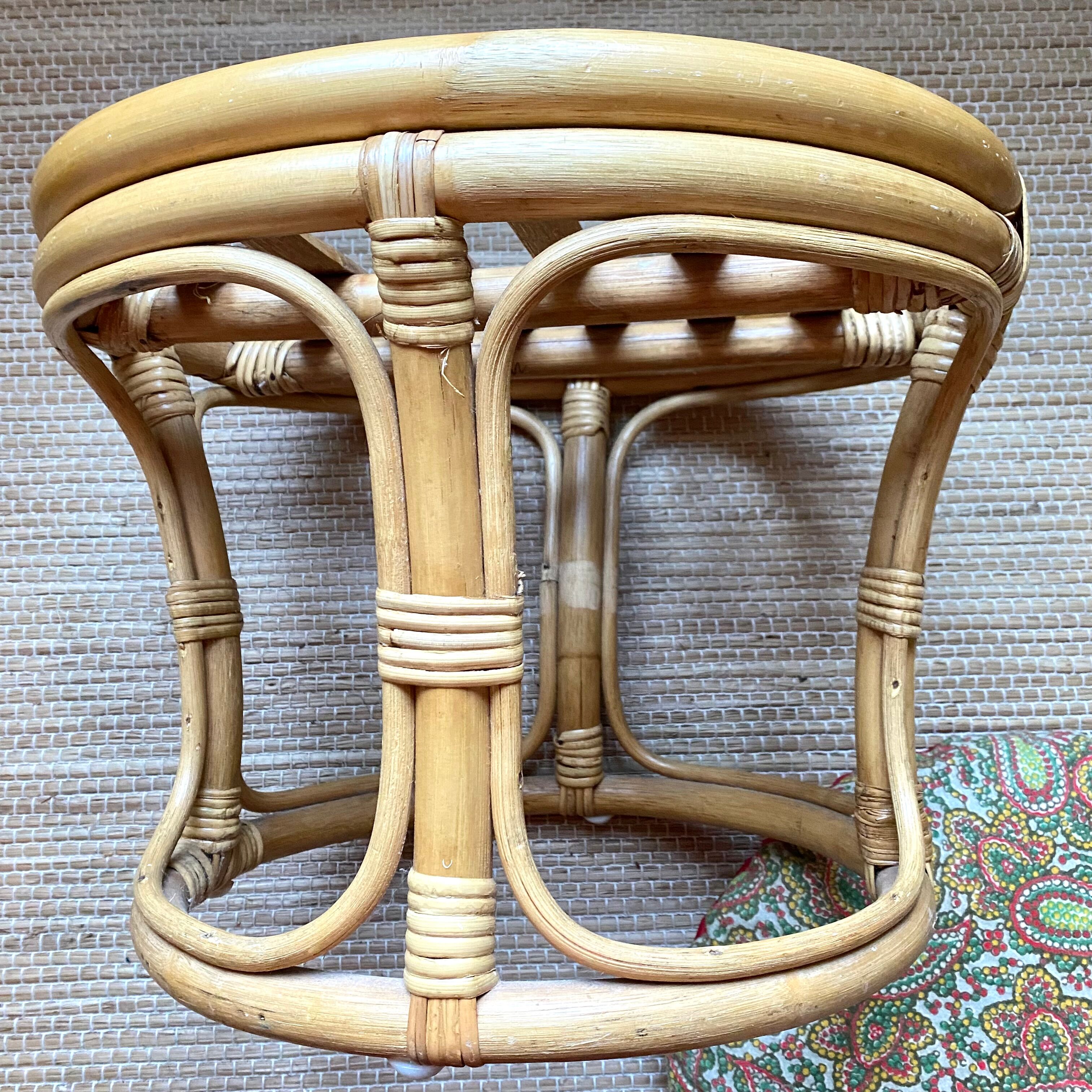 Vintage rattan pouf