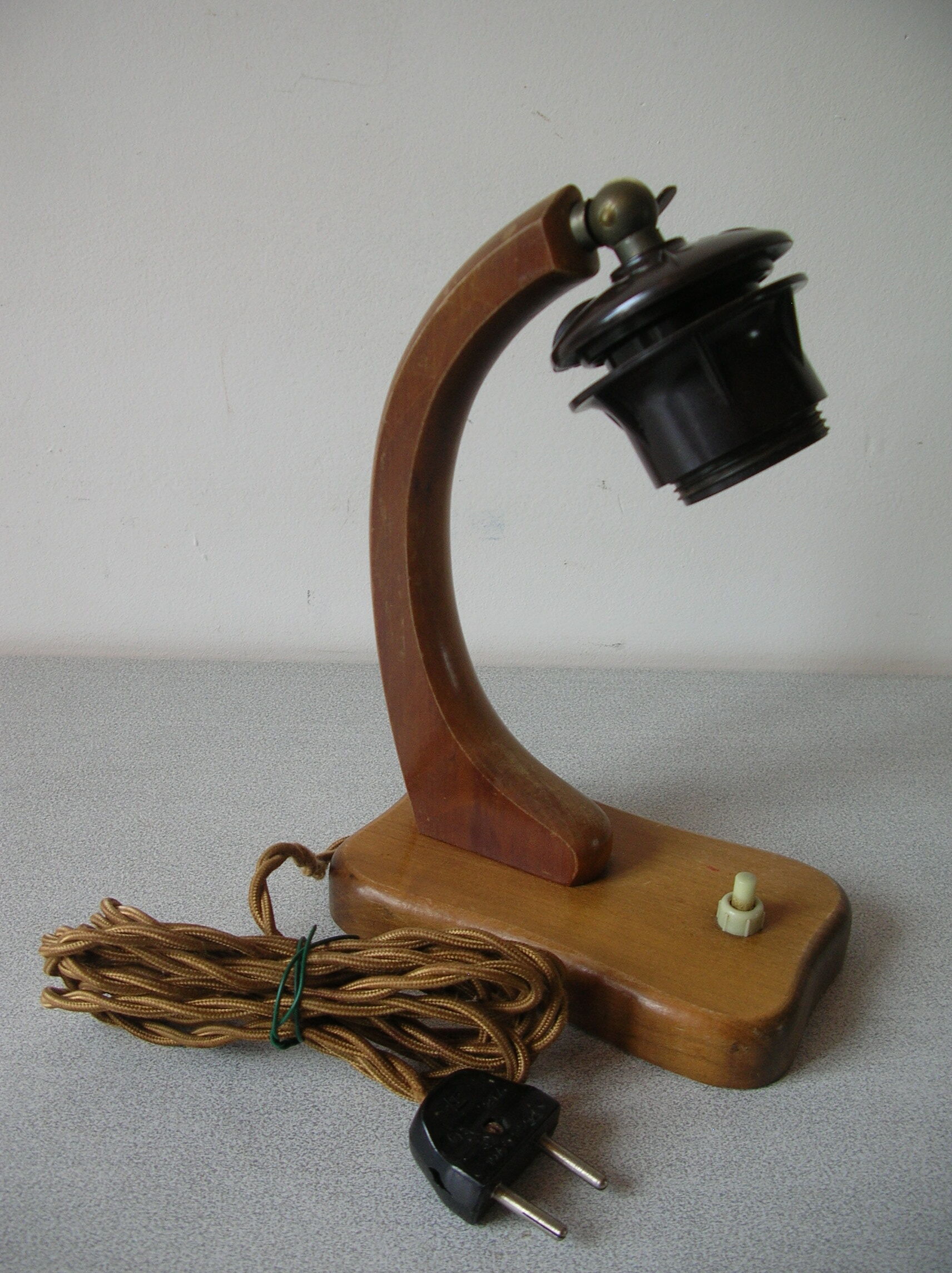 Former Swiss office lamp Chernex wooden and steerable