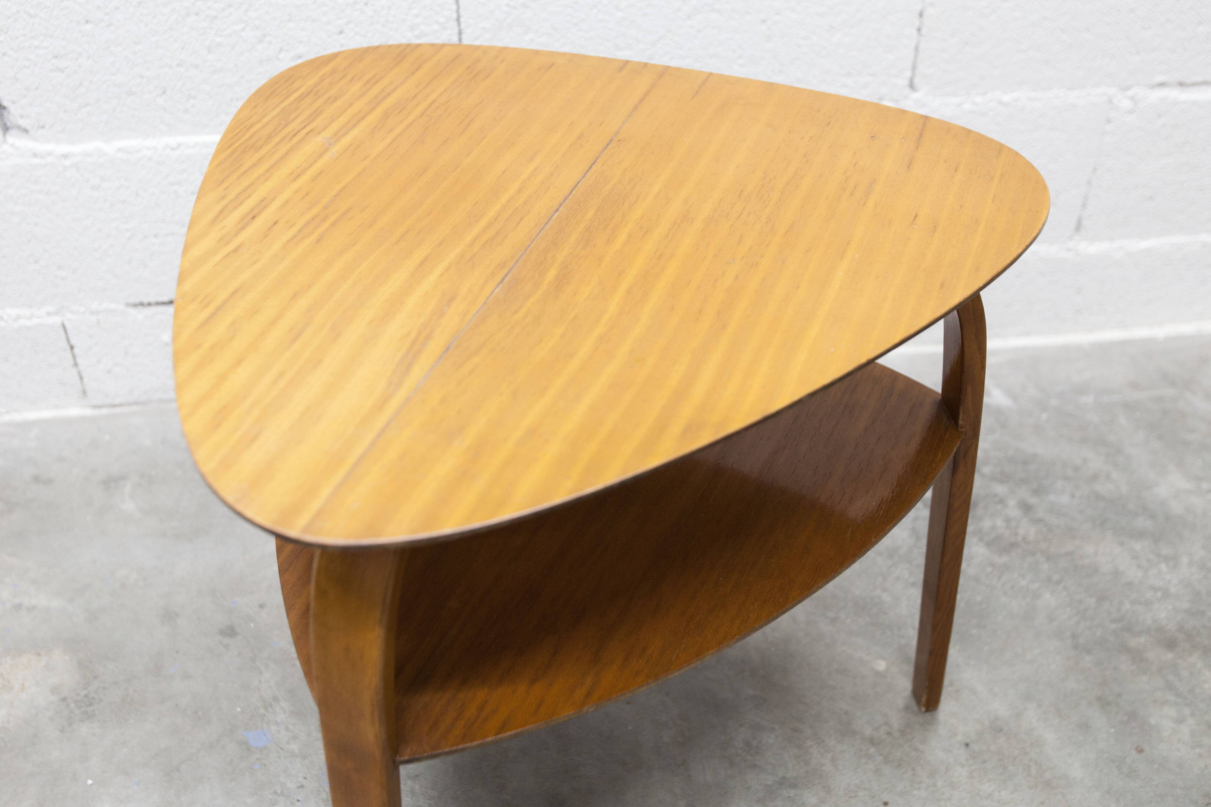 Guéridon / table basse tripode Bow Wood dessin Steiner pour Baumann 1960