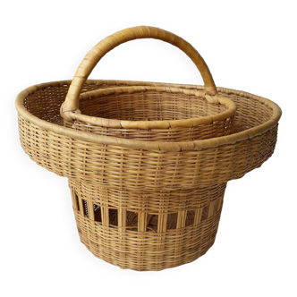 Wicker bottle holder basket