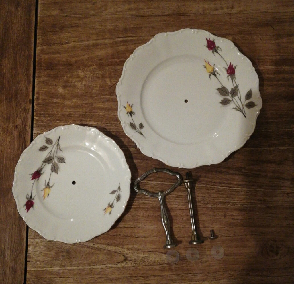 Servant display for cakes or porcelain cheeses Vintage red and yellow roses