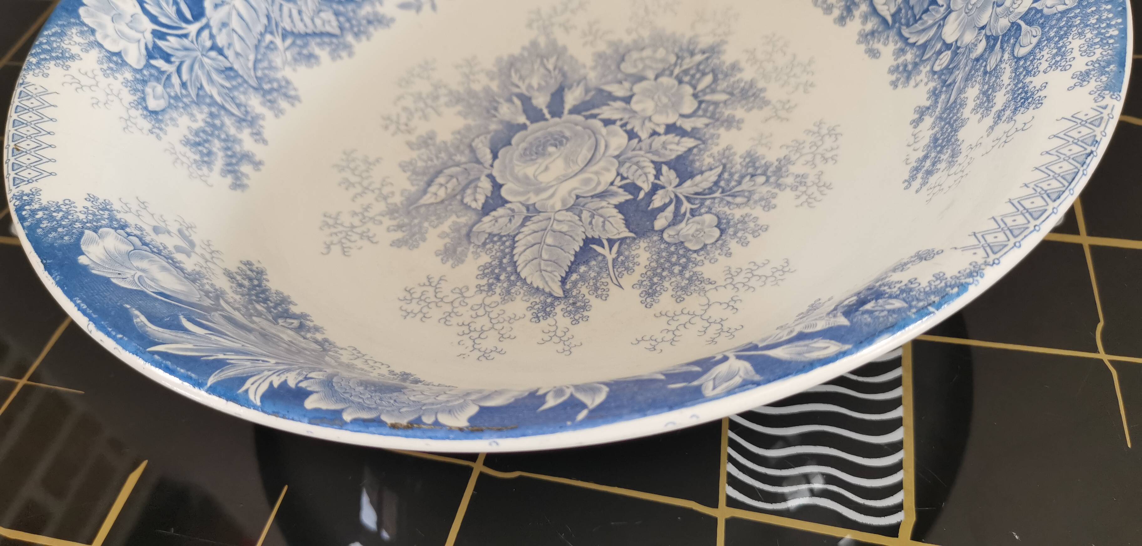 Iron earthenware salad bowl Sarreguemines U & C model "Jardinière"