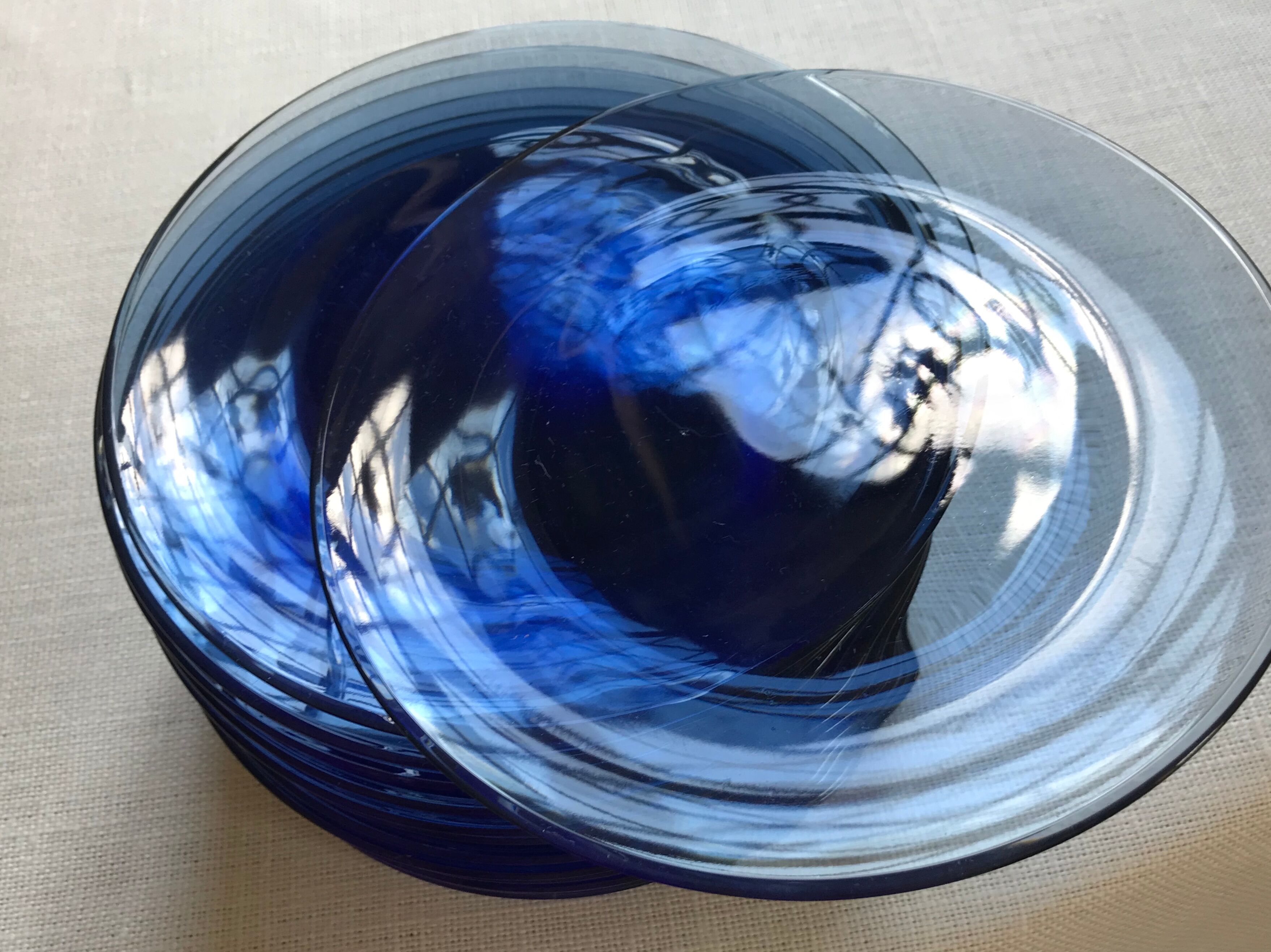 Set of 14 blue glass dessert plates