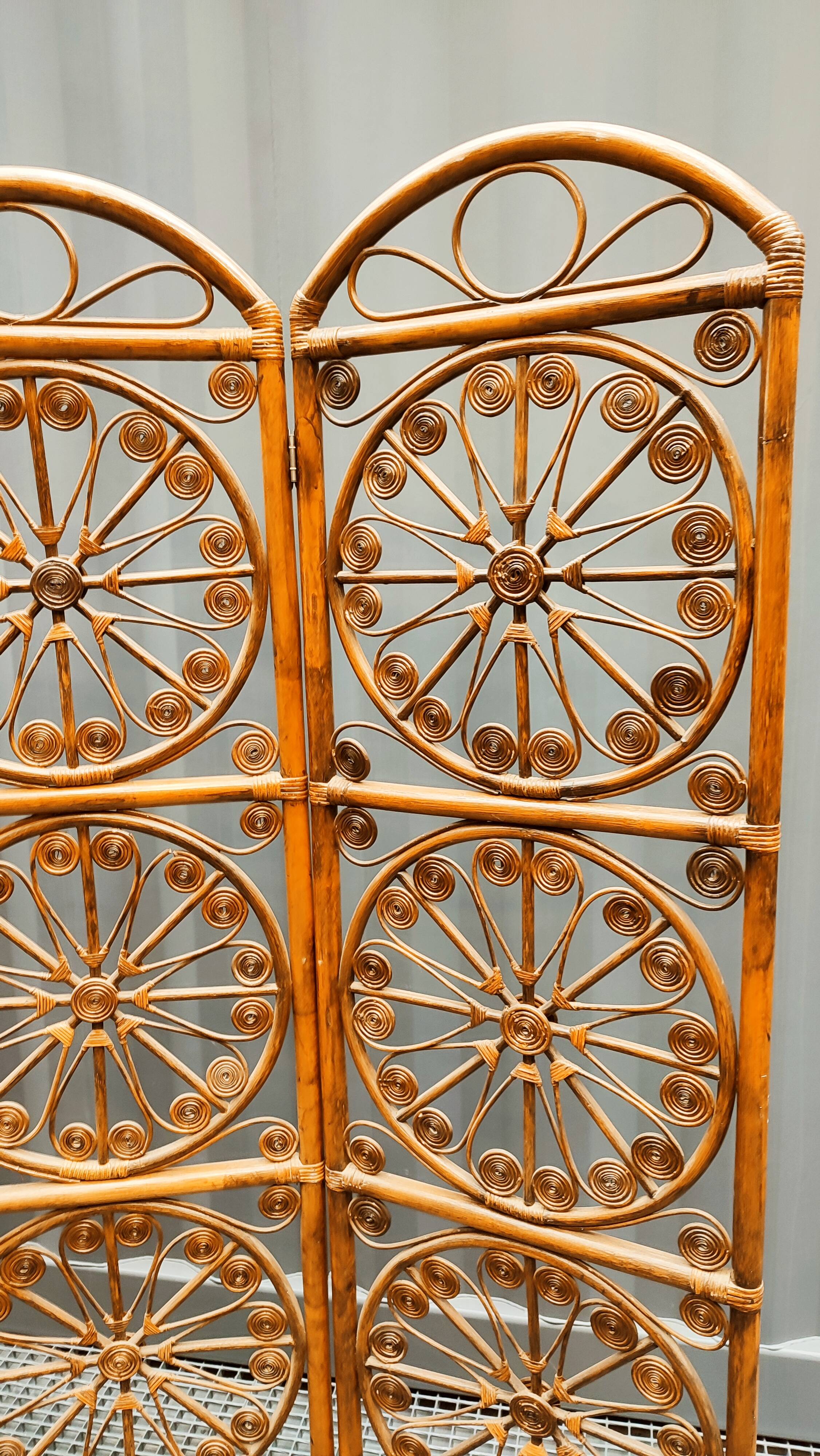 4-leaf peacock rattan screen